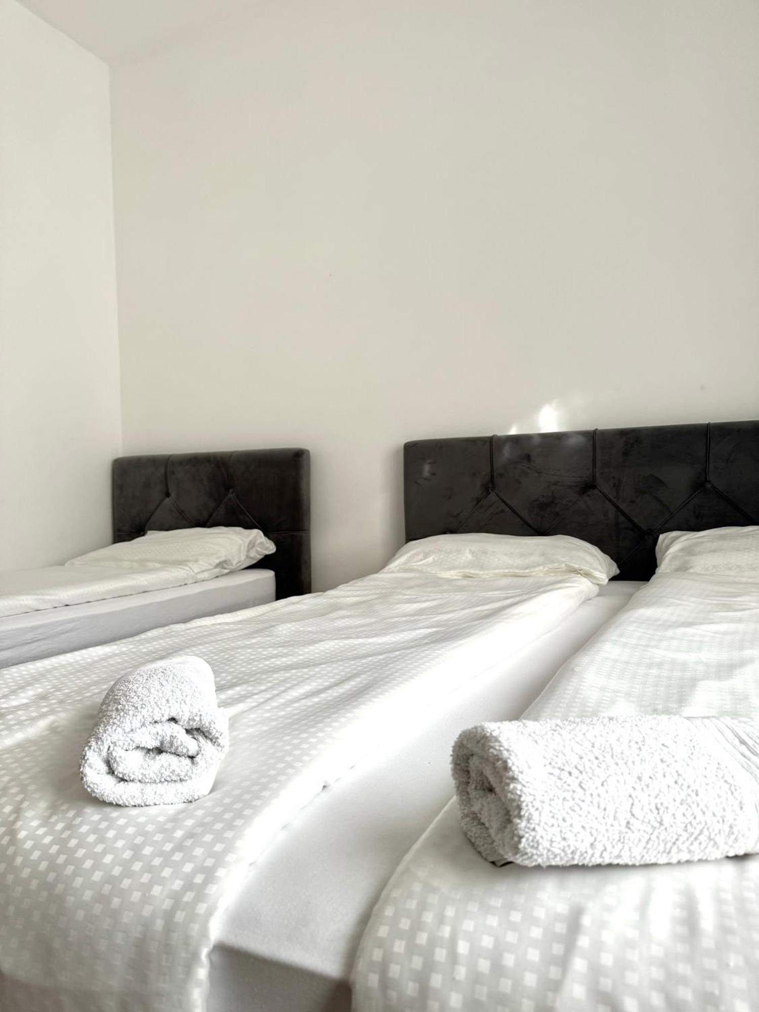 Apartment L&l