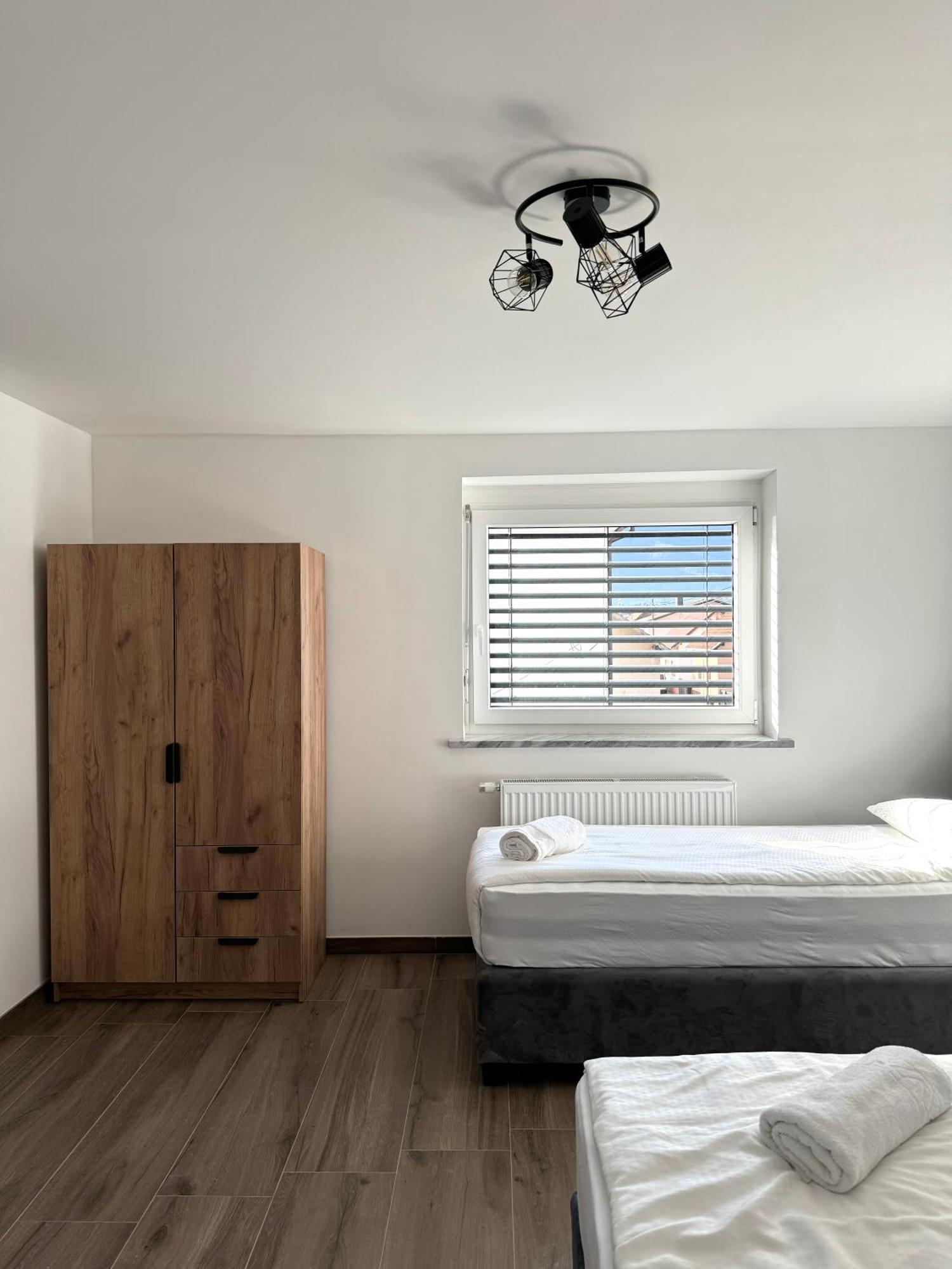 Apartment L&l